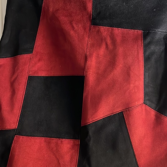 Zara, like new, color block suede mini skirt. - Picture 3 of 8